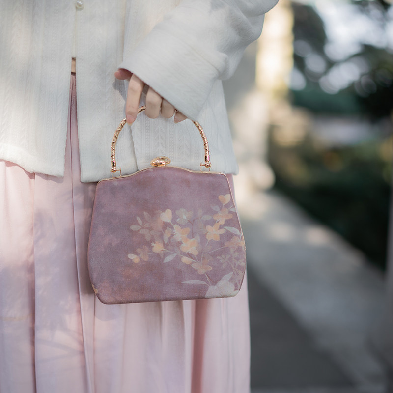 Xiaogongzi Original All-handmade Welfare Mouth Gold Bag Qipao Matching With Handbag Zero Wallet 100 Hitch