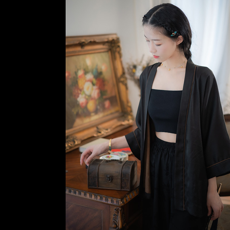 Xiaogongzi) Qingcheng) Retro Chinese elements Chinese all-match jacket pearl satin fragrant cloud yarn cardigan daily WJ85