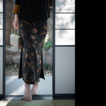 Xiaogongzi) Chaohuaxishi) Chinese retro all-match straight tube slimming slit printed black skirt BQ34