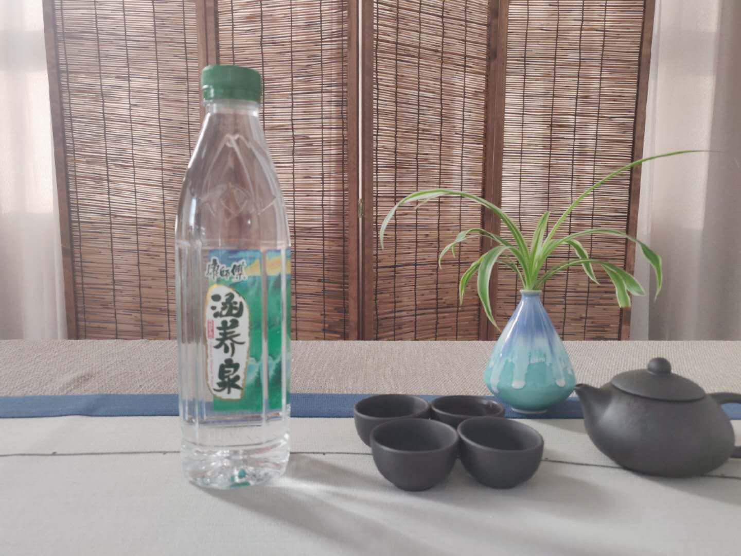 感受大自然的馈赠?就品尝有涵养的矿泉水