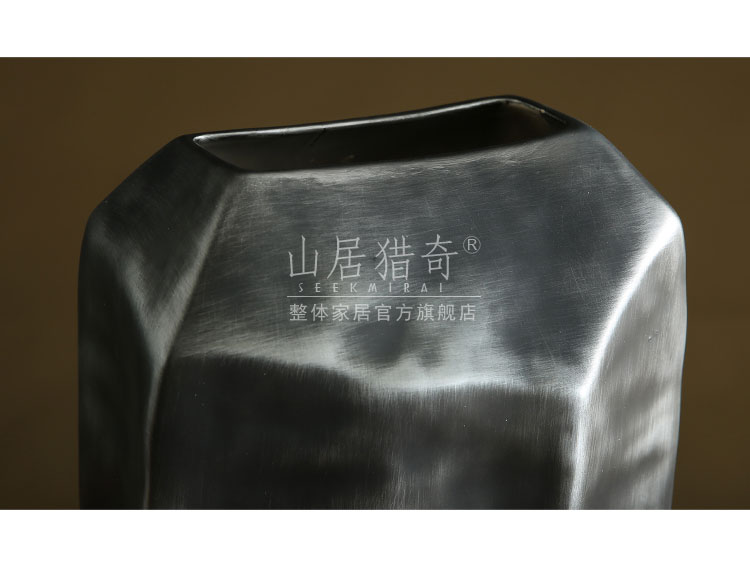 Polyhedral geometry of the big black ceramic vase hotel club sample room soft furnishing articles special - shaped flat bottle ornament