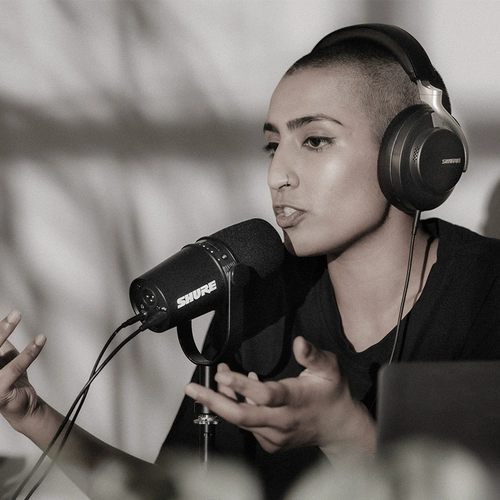 Shure, микрофон, ноутбук, дорожный мобильный телефон, оборудование