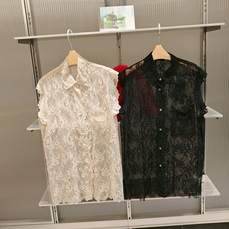 2026 Summer New Lace Sleeveless Blouse for Women with Turn-Down Collar, Single-Breasted, Slimming, Slightly See-Through Shirt Vest 2026 Summer New Lace Sleeveless Blouse for Women with Turn-Down Collar, Single-Breasted, Slimming, Slightly See-Through Shirt Vest