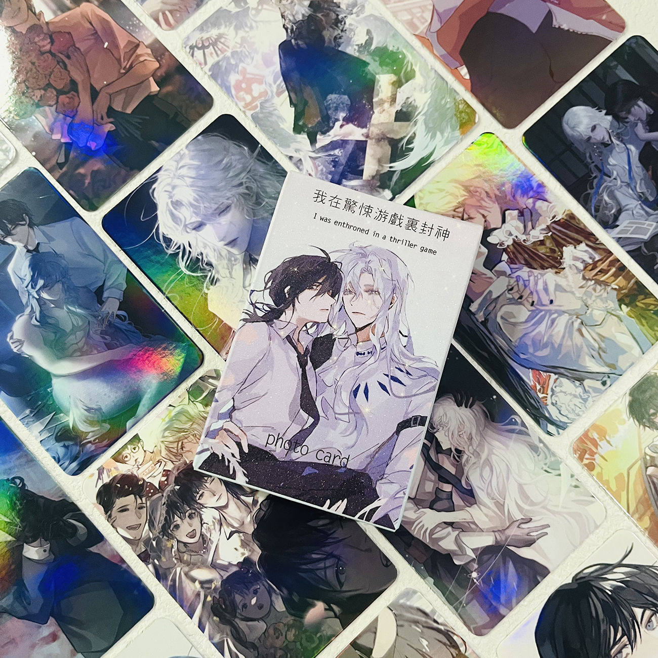 I'm a collector of lomo cards for the 2D merchandise of Bai Liu Xie Ta Mu Si Cheng in the horror game