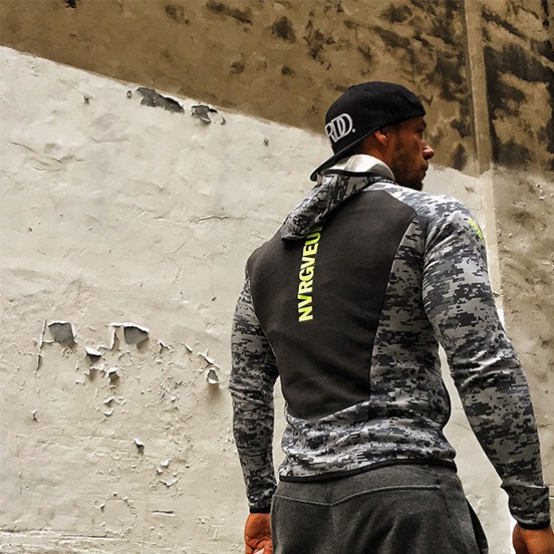 Cơ bắp chó thể thao anh trai áo len thể thao loại đàn ông ngoài trời chạy đào tạo áo hoodie Slim ngụy trang phù hợp với đào tạo - Thể thao lông cừu / jumper mẫu quần áo thu đông 2020