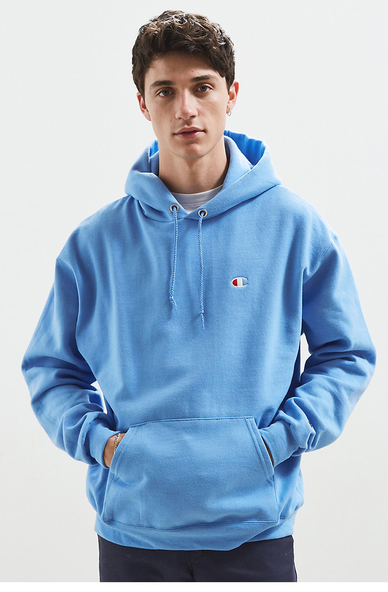 Champion Champion thêu trùm đầu áo len cao cổ của nam giới thể thao Hoodie UrbanOutfitters độc quyền