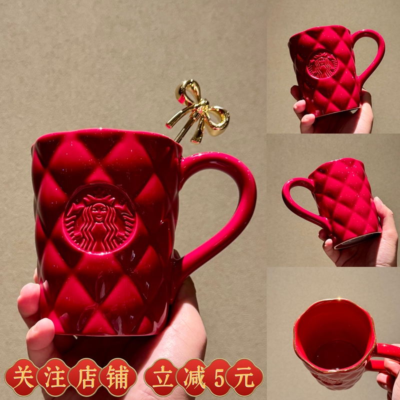 Starbucks 415ml Warm and Cozy Burgundy Diamond-Patterned Mug with Golden Bow Stirrer Gift Cup Starbucks 415ml Warm and Cozy Burgundy Diamond-Patterned Mug with Golden Bow Stirrer Gift Cup
