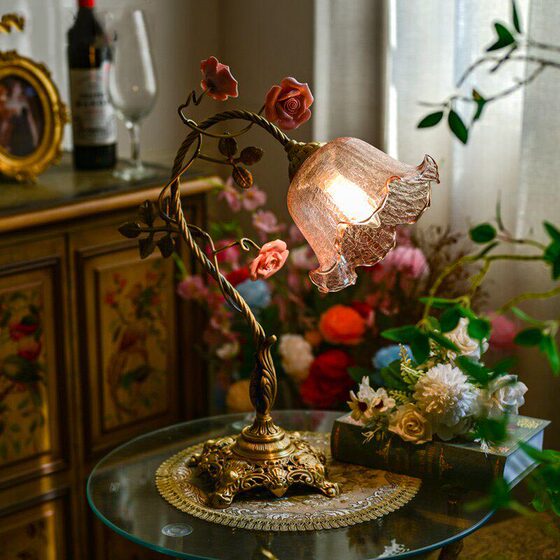 Vintage French Retro Table Lamp, Medieval Brass Pastoral Style Rose Atmosphere Living Room Bedroom Bedside Table Lamp