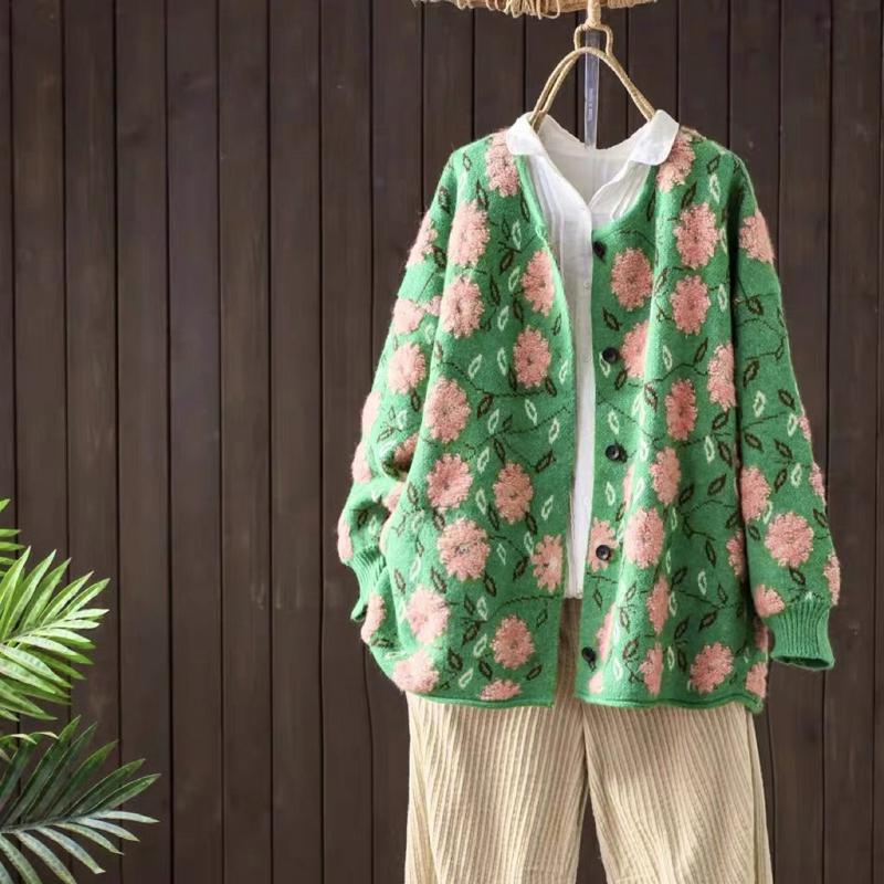 New [Paris Wheatfield] 10% Wool Blend Jacquard Knit Cardigan with Rose and Alpaca Design