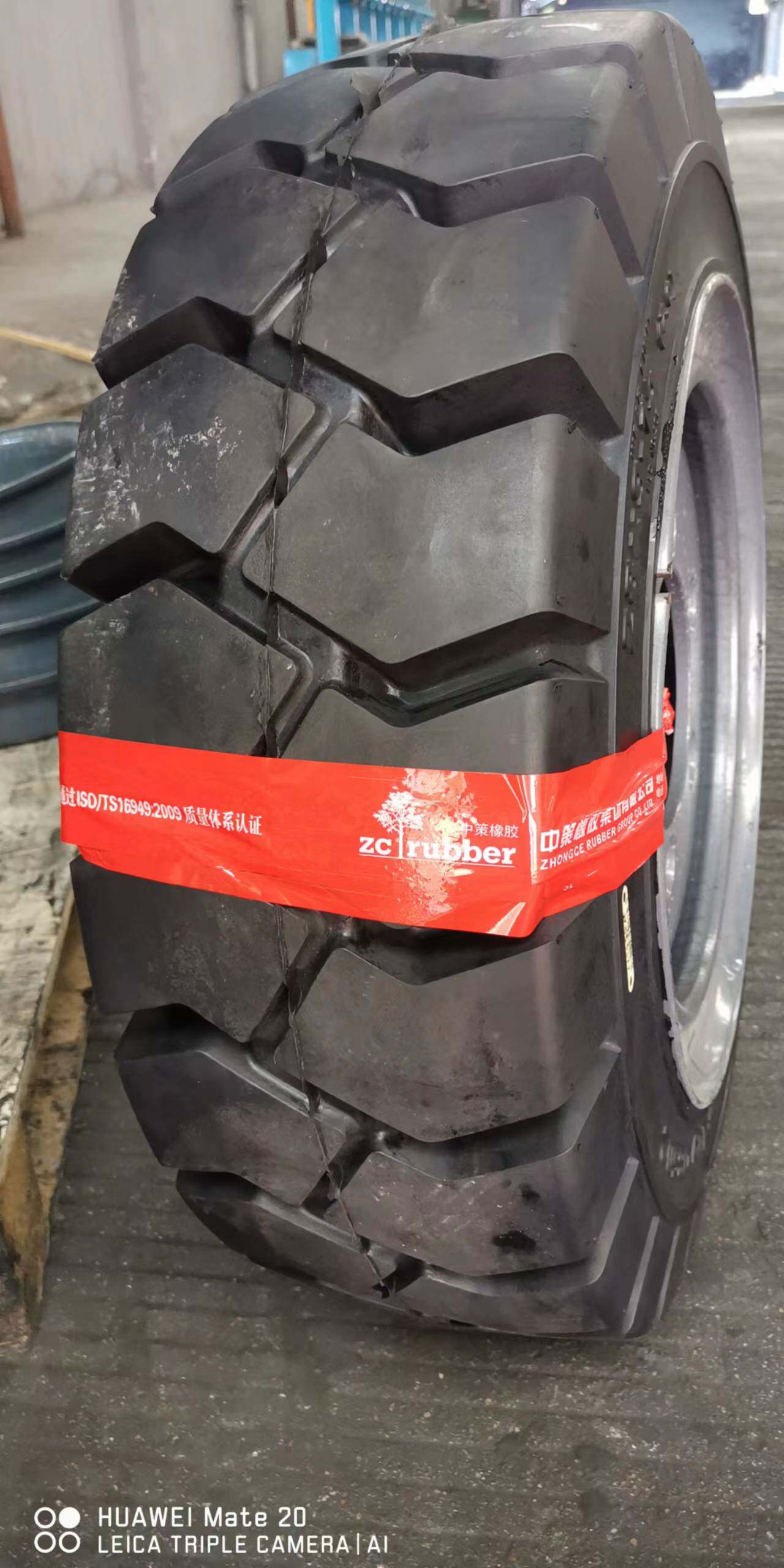 2026新款合力龙工杭叉3/3.5吨叉车轮胎如何选？前轮28*9-15后轮650-10实心胎详解