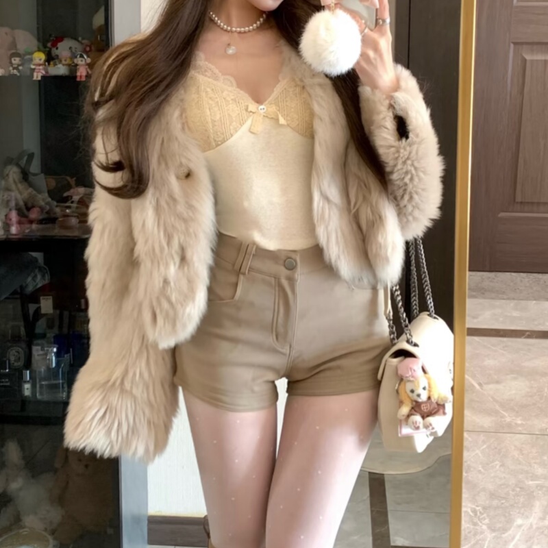 High-Waisted Khaki Straight-Leg Shorts for Women, New Spring Style, Slim Fit, Flattering for Petite Figures, Versatile Casual Hip-Hugging Hot Pants High-Waisted Khaki Straight-Leg Shorts for Women, New Spring Style, Slim Fit, Flattering for Petite Figures, Versatile Casual Hip-Hugging Hot Pants