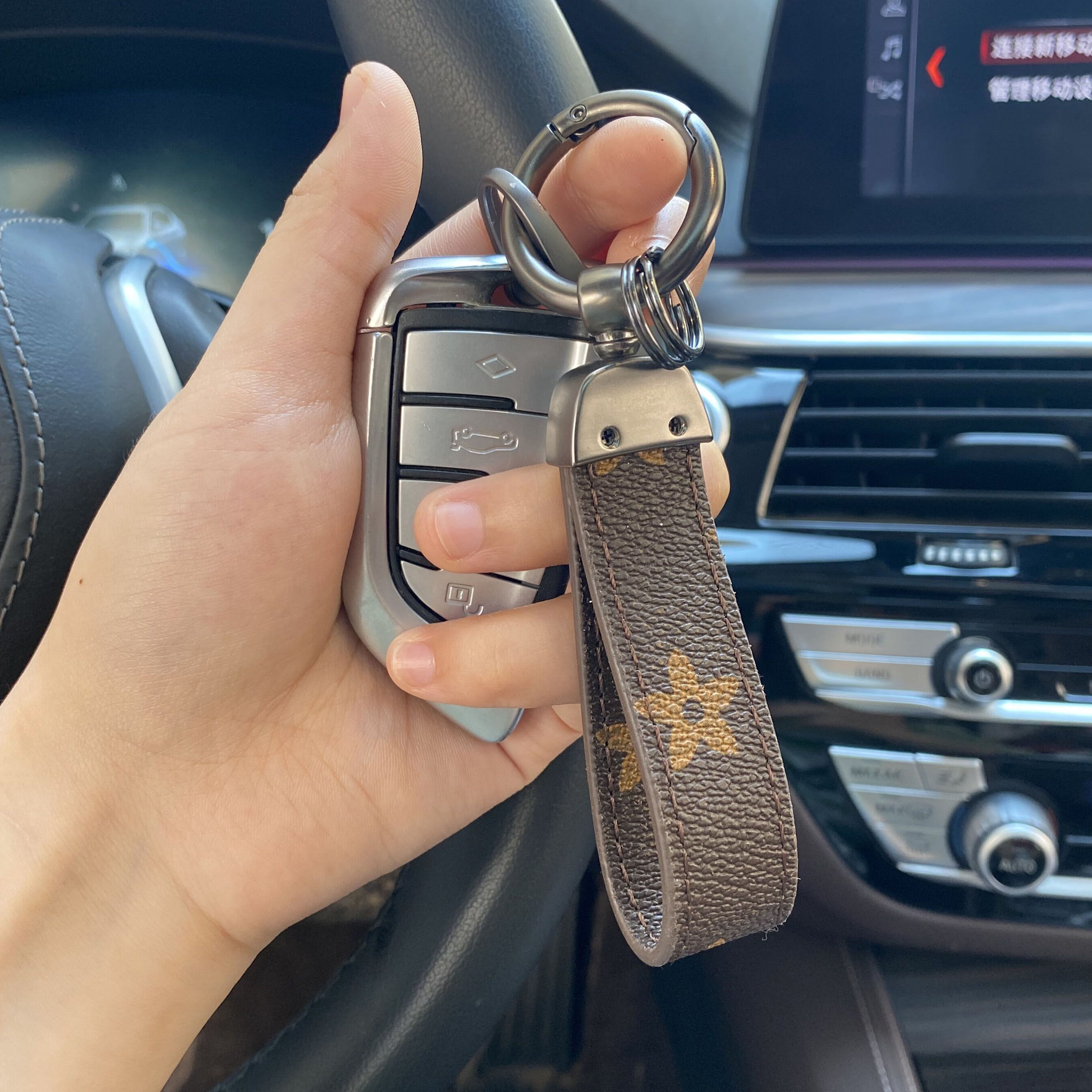 Car key buckle pendant car remote control chain ring D buckle hanging rope Brief Joins personality couple a pair of hanging accessories