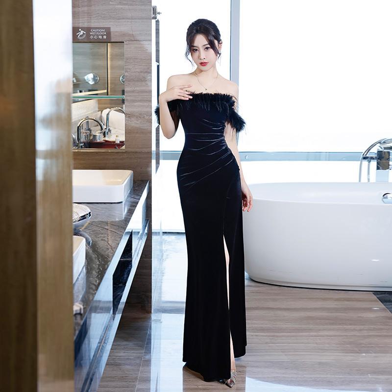 Autumn and Winter Socialite Sexy Fashion Evening Dress with One-Shoulder Neckline, High-End Mature Style Long Strapless Velvet Dress
