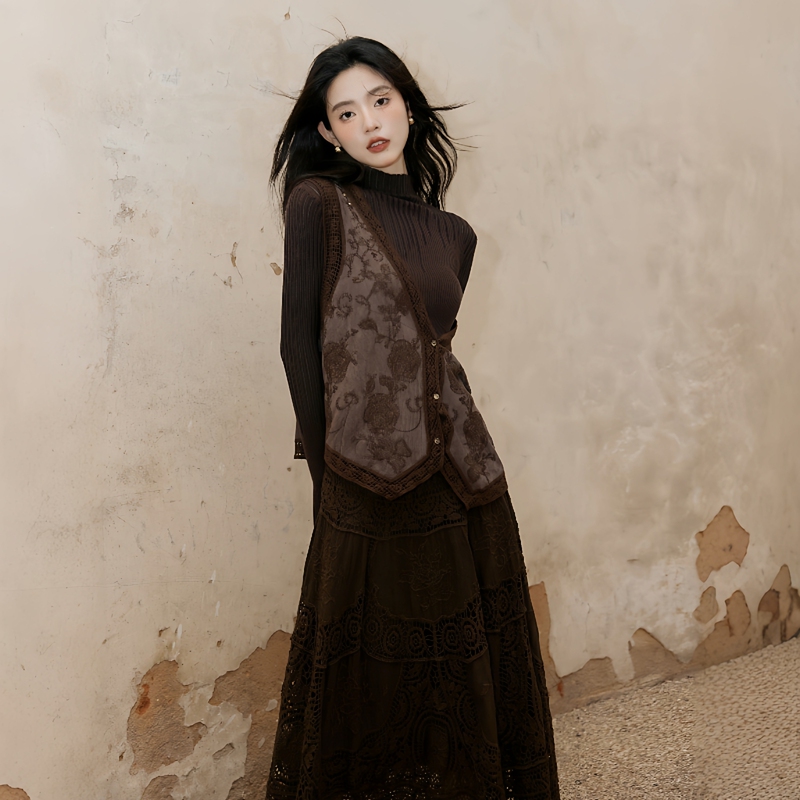 A Very Beautiful Early Autumn and Winter Korean-Style Outfit Set with a Relaxed, Vintage, Artistic Knit Top and Skirt Two-Piece Set A Very Beautiful Early Autumn and Winter Korean-Style Outfit Set with a Relaxed, Vintage, Artistic Knit Top and Skirt Two-Piece Set