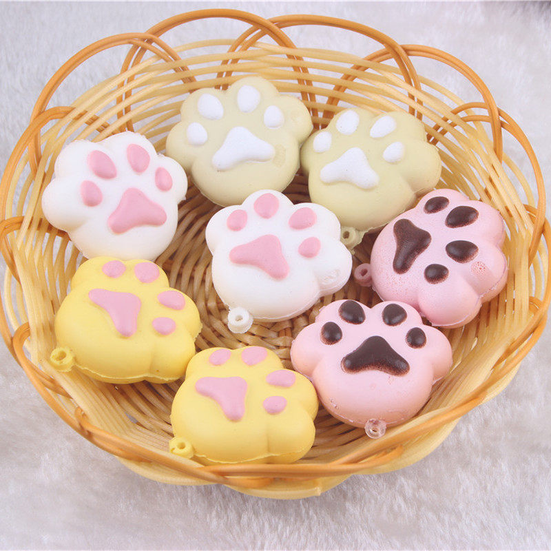 Squishy simulated bread colored cat paw bear paw paw paw paw paw paw paw paw children's toys hanging up