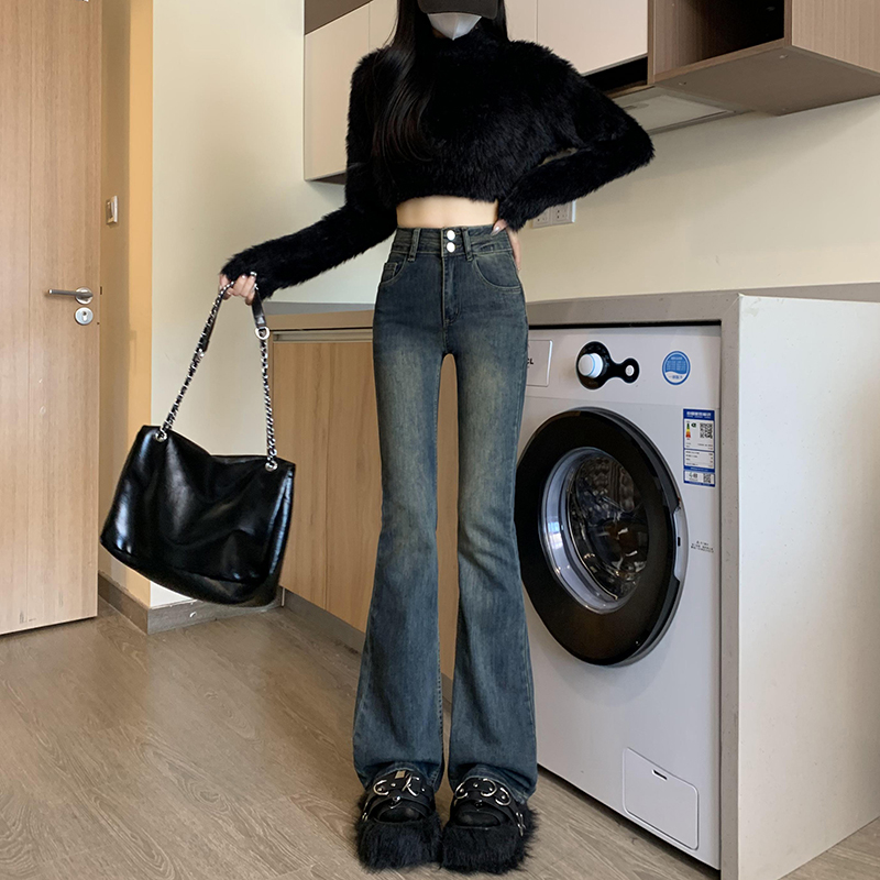2024年秋の女性用セメントグレーレトロマイクロフレアジーンズ新しいスタイルの小さなハイウエストスリムホースシューフロアレングスパンツ