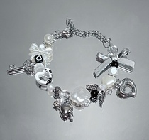 Cookie Nana House original handmade beaded black and white bracelet (delivery takes one to two weeks)