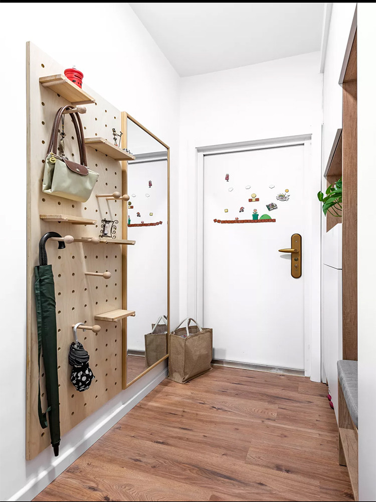 Nordic hole hole wall on solid wood wall in kitchen decoration wall hanging living room jewelry free of punch hole