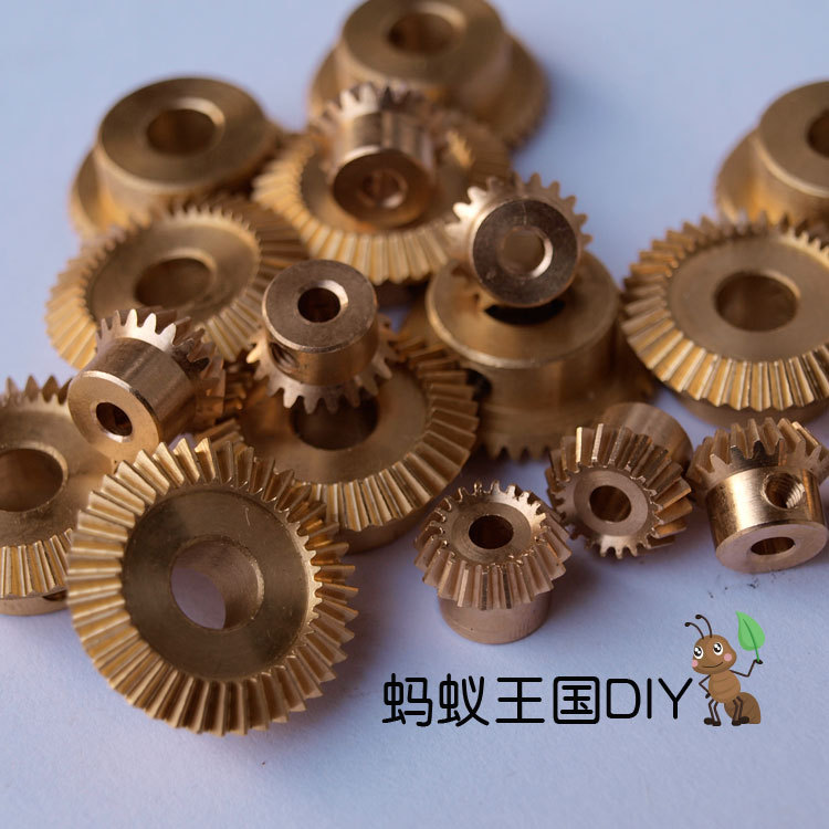 Copper Bevel Gear, Spur Gear 1:2 Ratio, 0.5 Module, 20 Teeth with 40 Teeth, in Stock, with Top Screw, 90-Degree Engagement