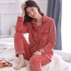 San hô nhung bộ đồ ngủ của phụ nữ mùa đông dày và nhung đỏ năm sinh mùa thu và mùa đông flannel ấm áp bộ đồ dịch vụ tại nhà - Cặp đôi