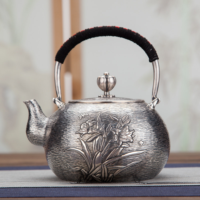 Silver kettle silver a handmade Japanese silver kettle pure silver 999 pure silver and teapot Kung fu tea ceremony