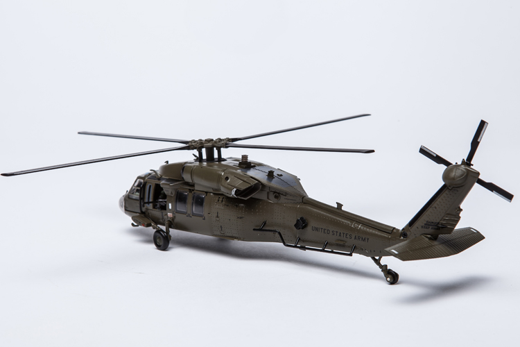 AF1 vũ trang máy bay trực thăng UH-60 Mỹ Black Hawk hợp kim hoàn thành mô hình 1: 72 mô hình mô phỏng tĩnh mô hình xe khách thaco
