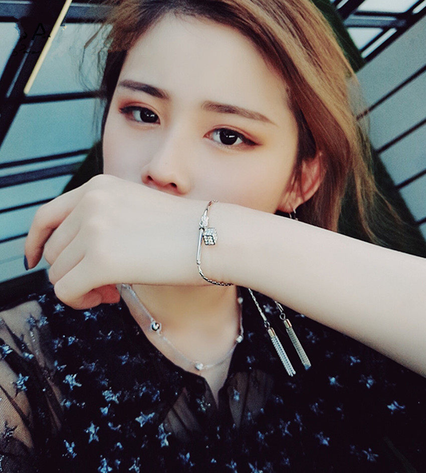 女生配饰怎样才优雅？手链告诉你秘密！ 