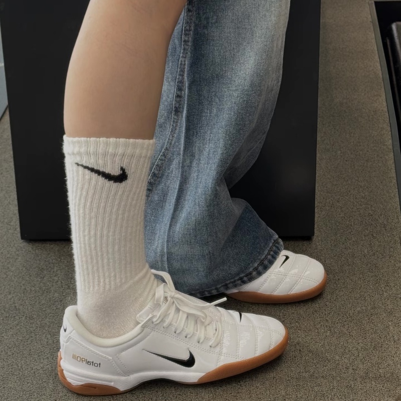 Nike Total 90 Iil Versatile, Comfortable, Wear-Resistant Football Shoes for Women, White Ib5666-100