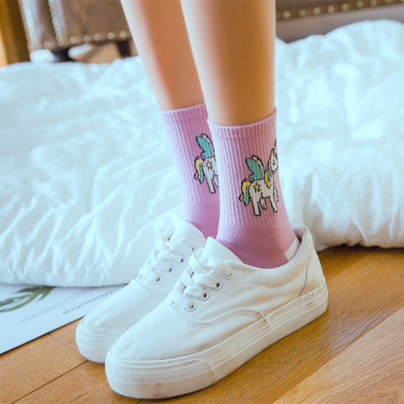 Màu đỏ kỳ lân trong vớ ống nữ mùa thu mới đường phố thương hiệu cá tính vớ cotton thể thao nữ vớ in bán vớ các loại