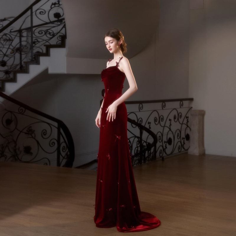 Strappy Toast Dress 2025 New High-End Bridal Engagement Dress Burgundy Small Train Banquet Evening Dress