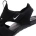 Giày Nike Nike trẻ em mùa hè nam và nữ trẻ em không thấm nước Baotou Velcro dép đi biển thoáng khí 943826-001 - Giày dép trẻ em / Giầy trẻ giày thể thao trẻ em màu trắng Giày dép trẻ em / Giầy trẻ