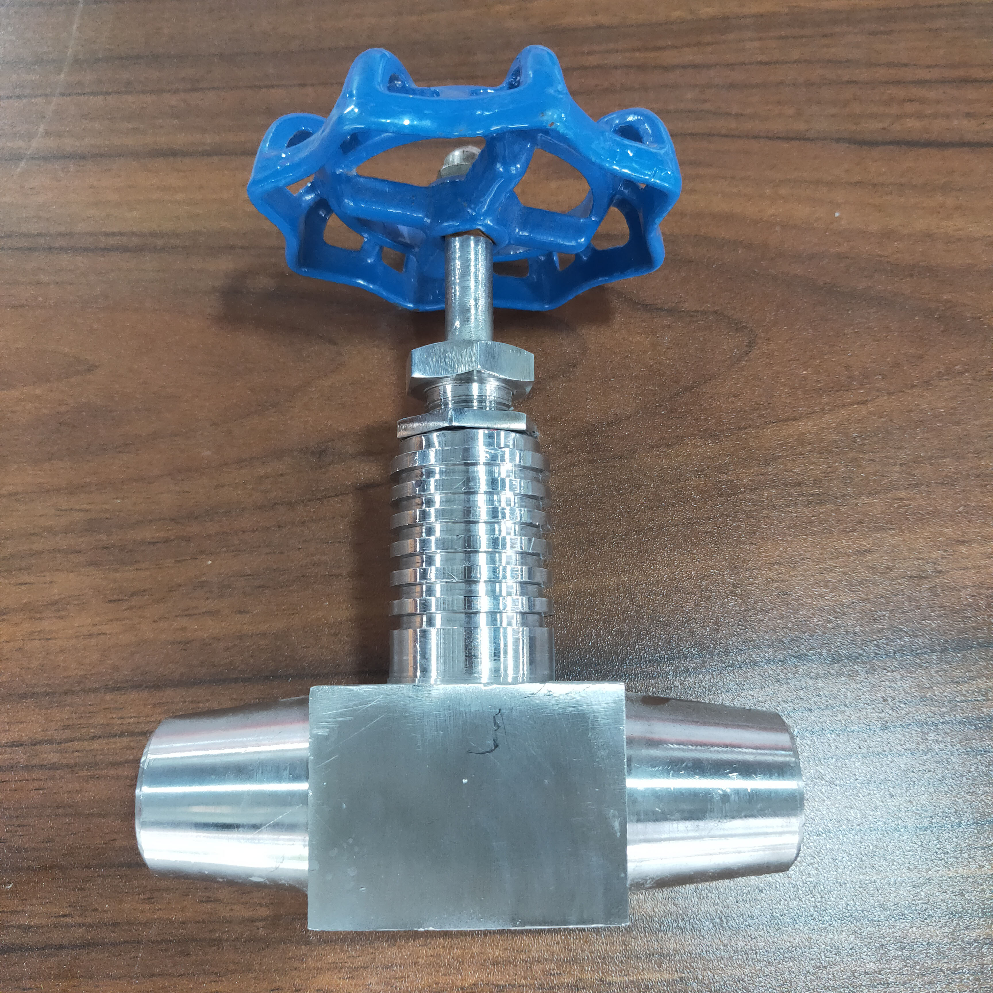 Welding needle valve J61W Y--160P high temperature and high pressure butt welding needle valve power station needle stop valve