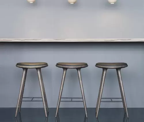 Минималистский стиль северного стиля Pure с твердым деревом табурет высокий стул Matt Designer Новый креативный кожаный стул стул стул