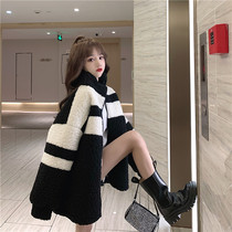 Autumn and winter 2021 New Korean fashion foreign style Joker splicing Lamb hair top vintage Hong Kong style coat women
