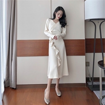 2021 New female autumn winter closedown with slim and large high-end name Yuanyuan Temperament Even Dress Design Sensation