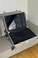 Серебряная сборочная линия производит экспортные модели с алюминиевой рамой.