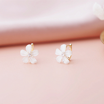 Simple wind 2021 spring new imitation glass flower ear buckle Super fairy temperament little fairy exclusive golden earrings