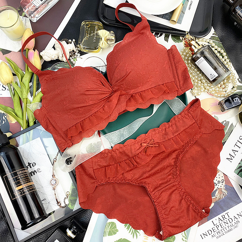 Small breasts gathered lingerie woman Upper thin down thick Sexy bra No steel ring adjustment Type of girl lingerie suit to receive the secondary milk