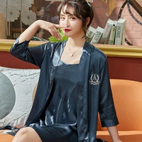 HGC Silk-Couple ночная рубашка, вышитая на английском языке серым и синим