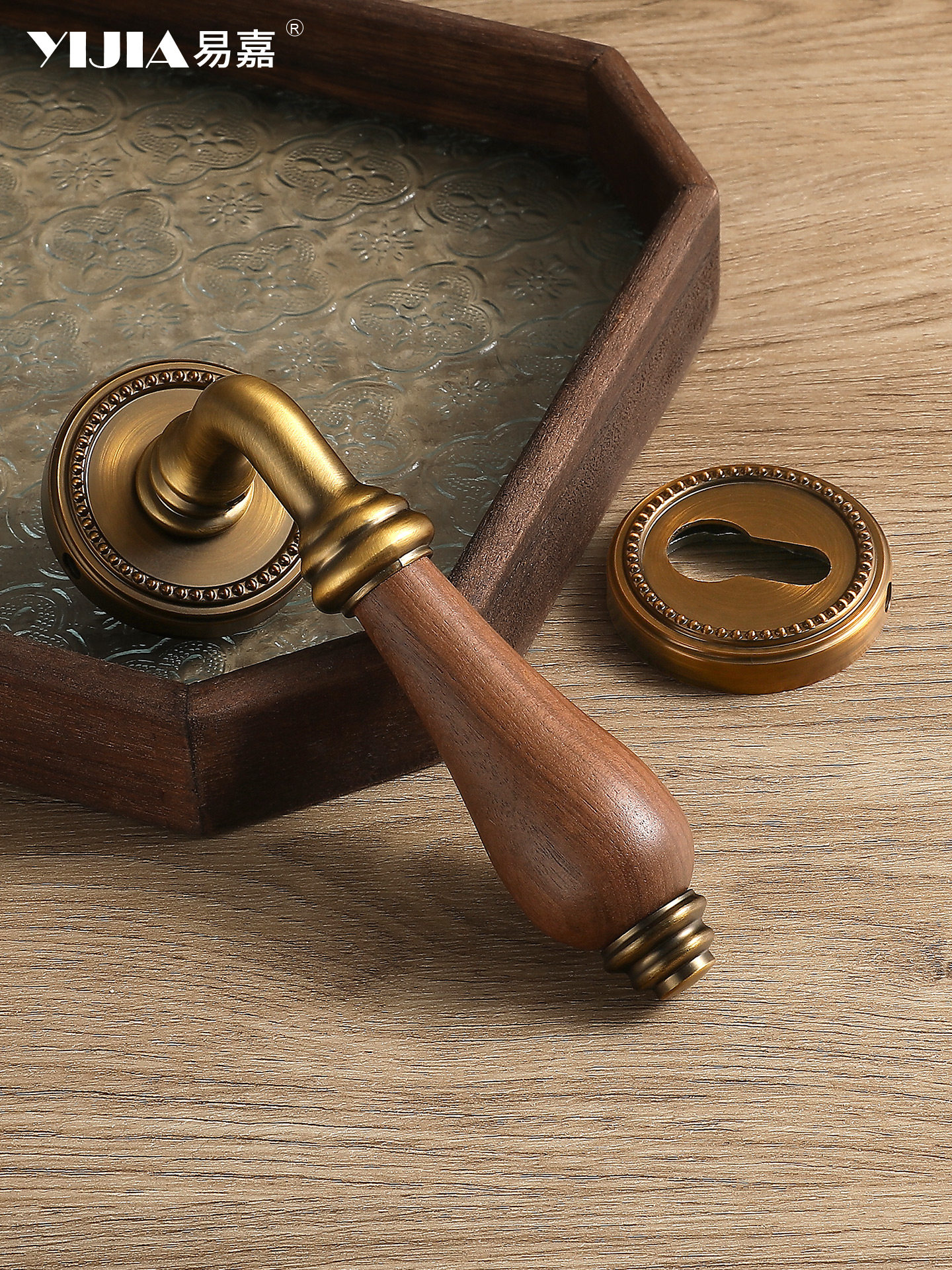 French-Style Vintage Yellow Bronze Bedroom Door Lock, Antique-Style Household Indoor Walnut Door Lock Handle