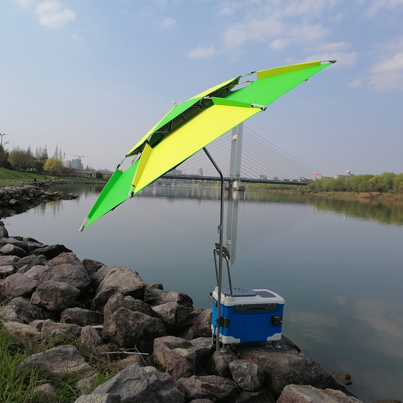 Small fish fishing umbrella 2 4 meters universal rainproof outdoor big fishing umbrella Three folding short section fish umbrella Sun protection umbrella