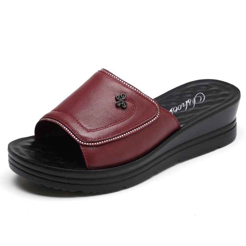Genuine Leather Soft-Soled Lightweight Mother's Sandals for Outer Wear Without Tiring Feet, Middle-Aged Leather Slippers, Thick-Soled Women's Shoes for Middle-Aged and Elderly People, 42 Sizes 41