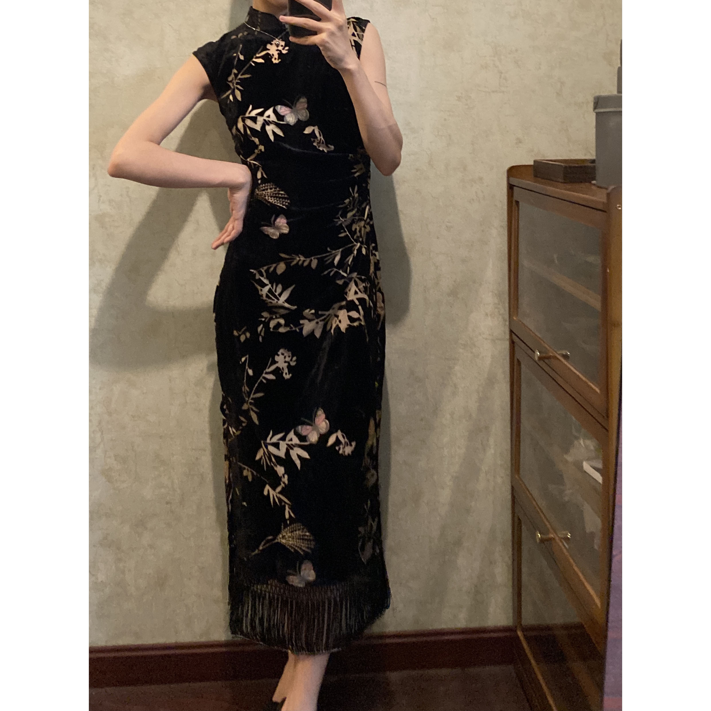 Spot LIMP ｜ Original self -made new Chinese butterfly velvet rotten flowers, fried semi -sleeve standing cheongsam
