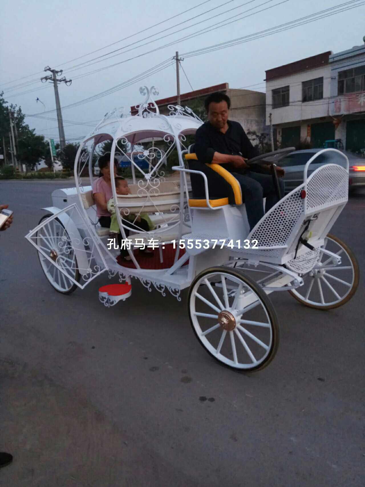 2020 New Four Wheels Electric Sightseeing Pumpkin Princess Wedding Wedding Tourism Exhibition Carriage Four Wheels Electric Car