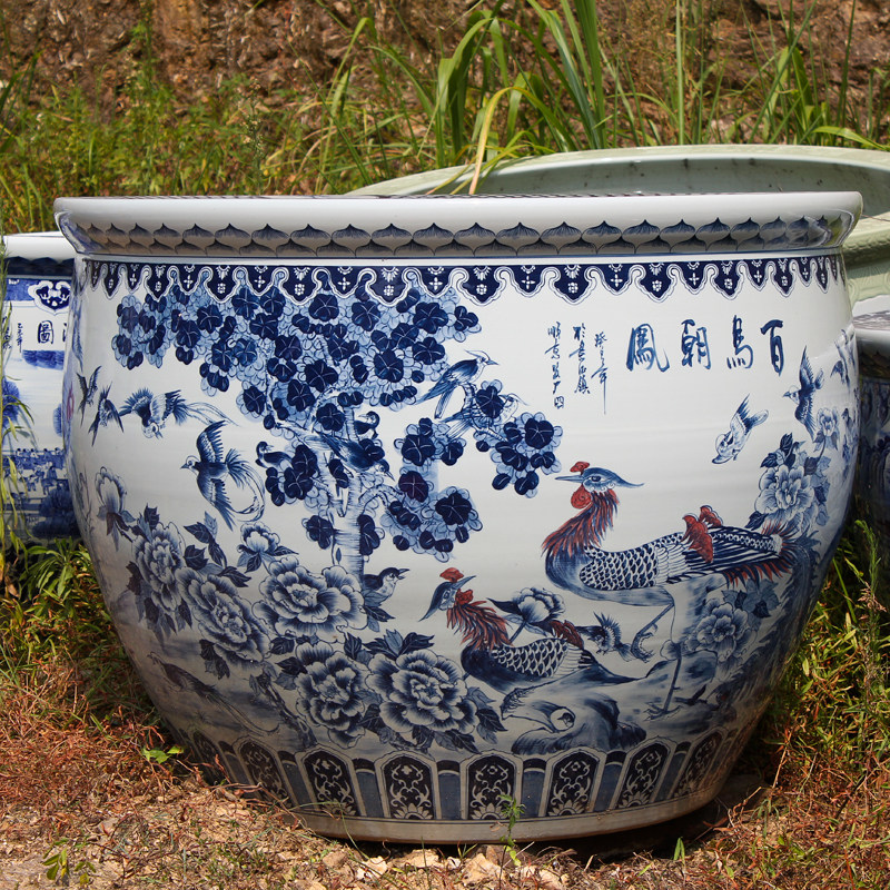 Jingdezhen ceramic fish tank blue and white hand-painted bird Chaofeng villa courtyard hotel water tank lotus water lily raising goldfish