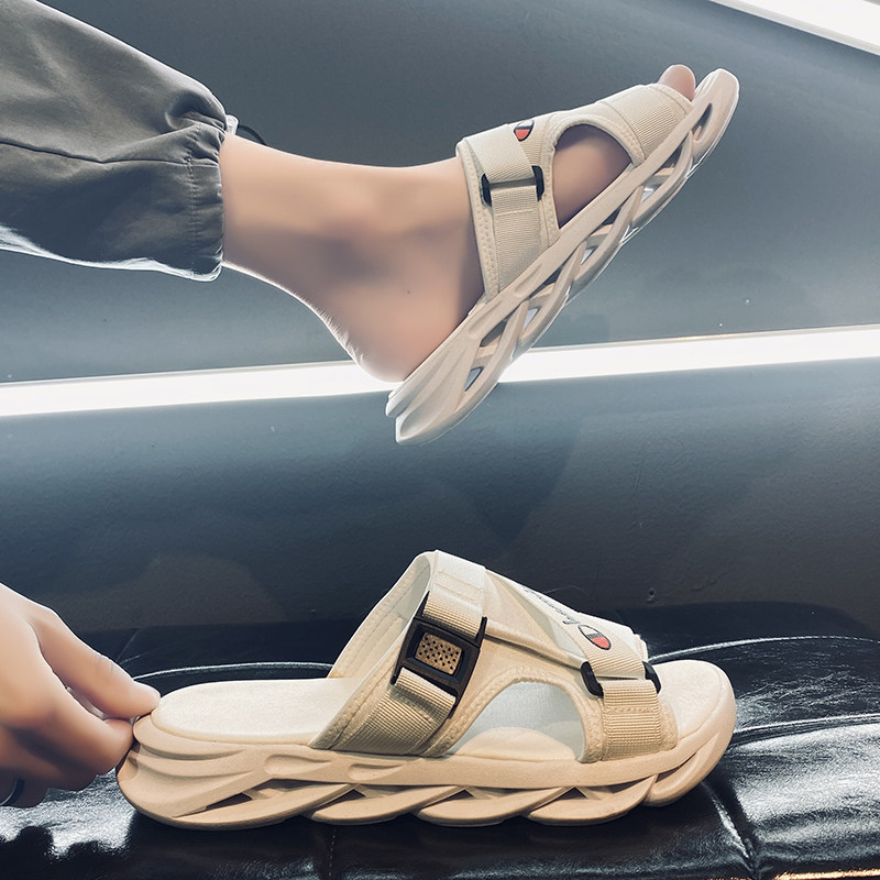 Slippers Male Summer Non-slip 2021 New Outwear Sandals Men's Trends Korean Version Personality Couple Shoes For A Long Haul Of Beach Shoes