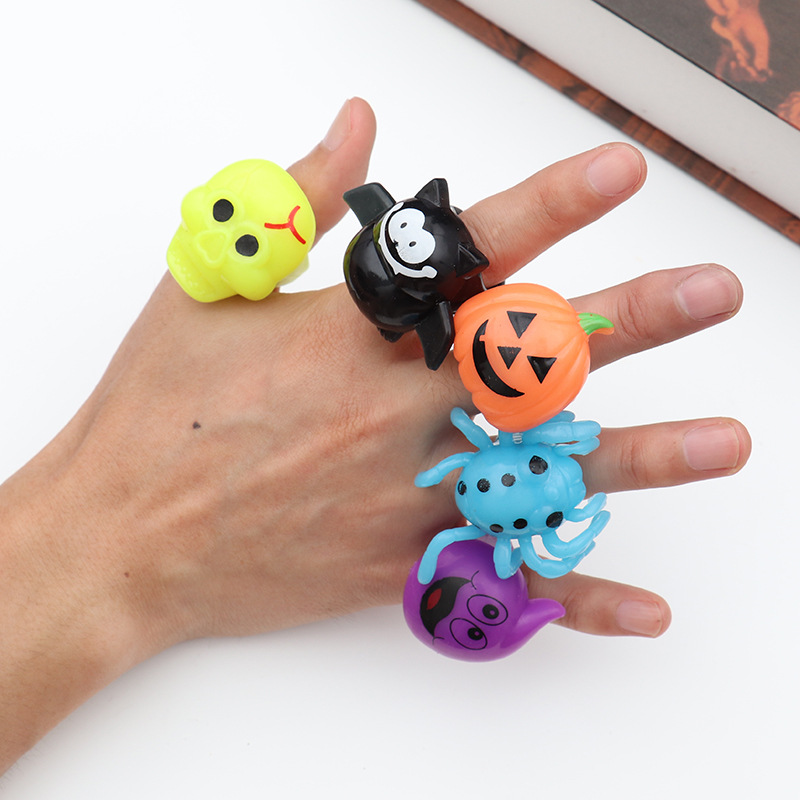 Halloween Children's small gifts Gifts Prom party Finger light Glowing toys Pumpkin creative styling ring