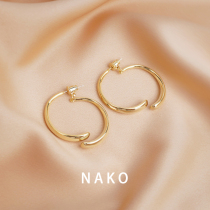 NAKO simple metal earrings 2021 New Korean temperament Net red tide niche design sense advanced earrings