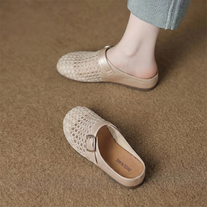 British Genuine Leather Thick-Soled Woven Closed-Toe Half-Slippers for Women, Suitable for Outdoor Wear, Autumn 2026 New Style, Slip-On Soft-Soled Sandals