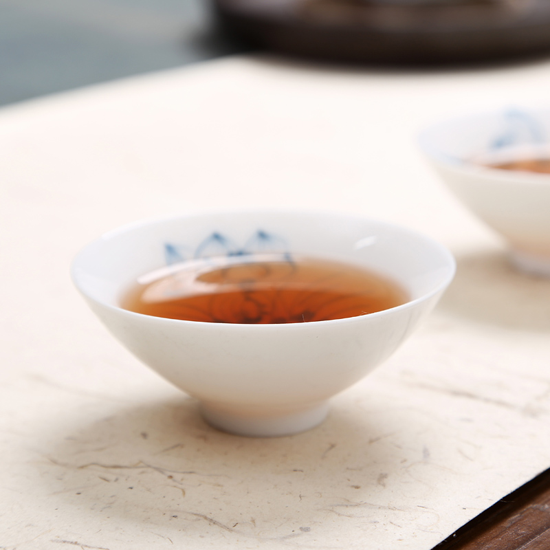 Hong bo acura hand - made kung fu tea cups ceramic sample tea cup of blue and white porcelain hat to master cup single cup small tea cups